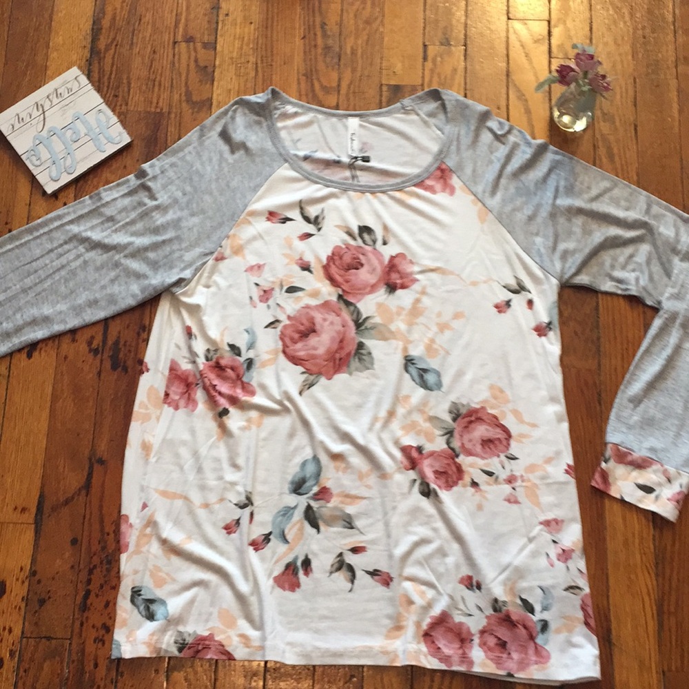 1 left!!!  Womens raglan floral top
